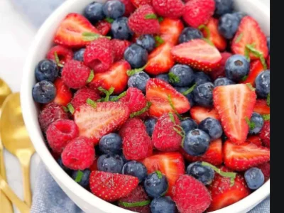 Opciones de tazones de açai de Bk Berry Blast con frutas verdes